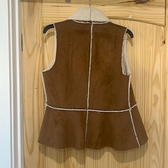 Suade Vest - Picture 2 of 2